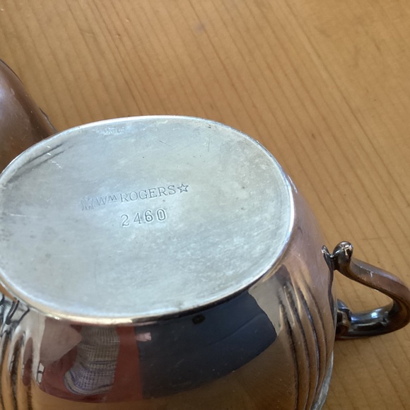Vintage silver or silver plated? Creamer, sugar bowl, and teapot - WM Roger’s - Picture 11 of 16